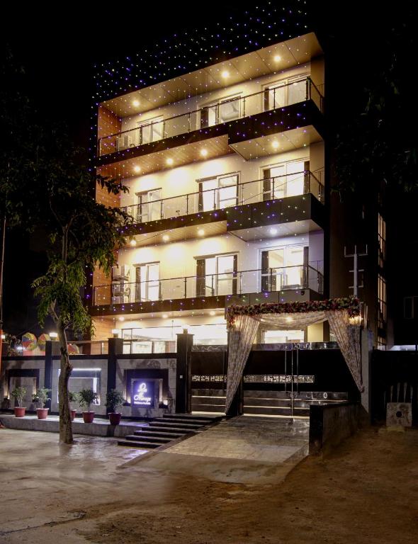 Hotel La Mirage And Banquet